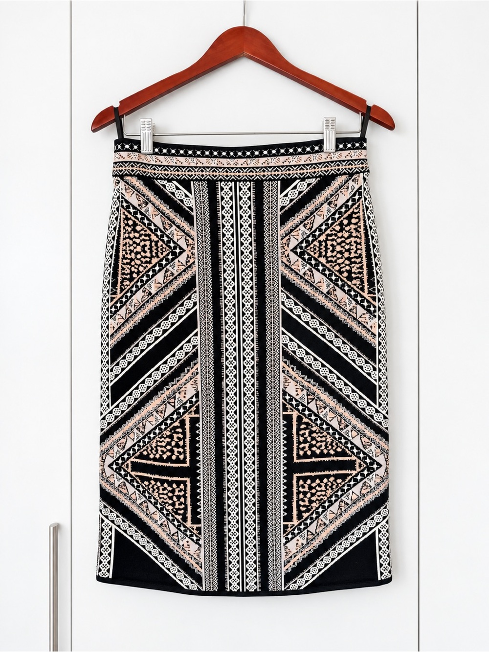 BCBGMAXAZRIA Geometric Jacquard Stretch Pencil Skirt L